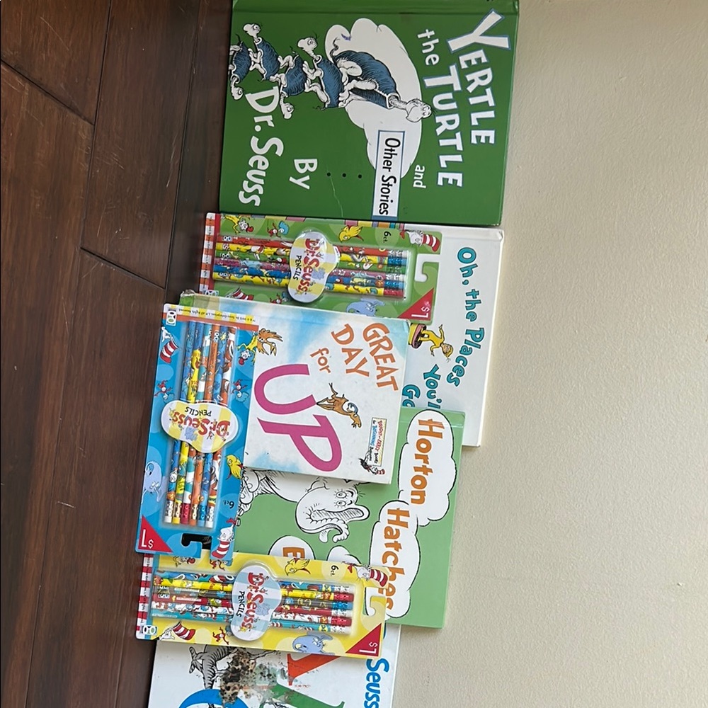 Dr. Seuss Kids Book and Pencil Set - Green, Blue, Red